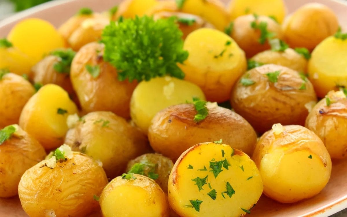 Air Fryer Garlic Baby Potatoes