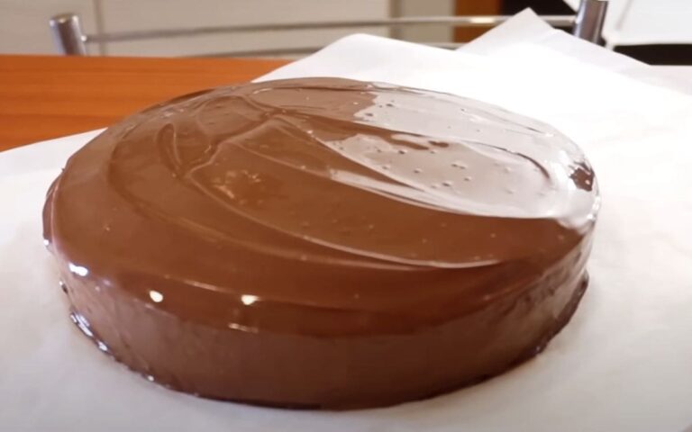 5-Minute Air Fryer Chocolate Cake: Quick and Delicious