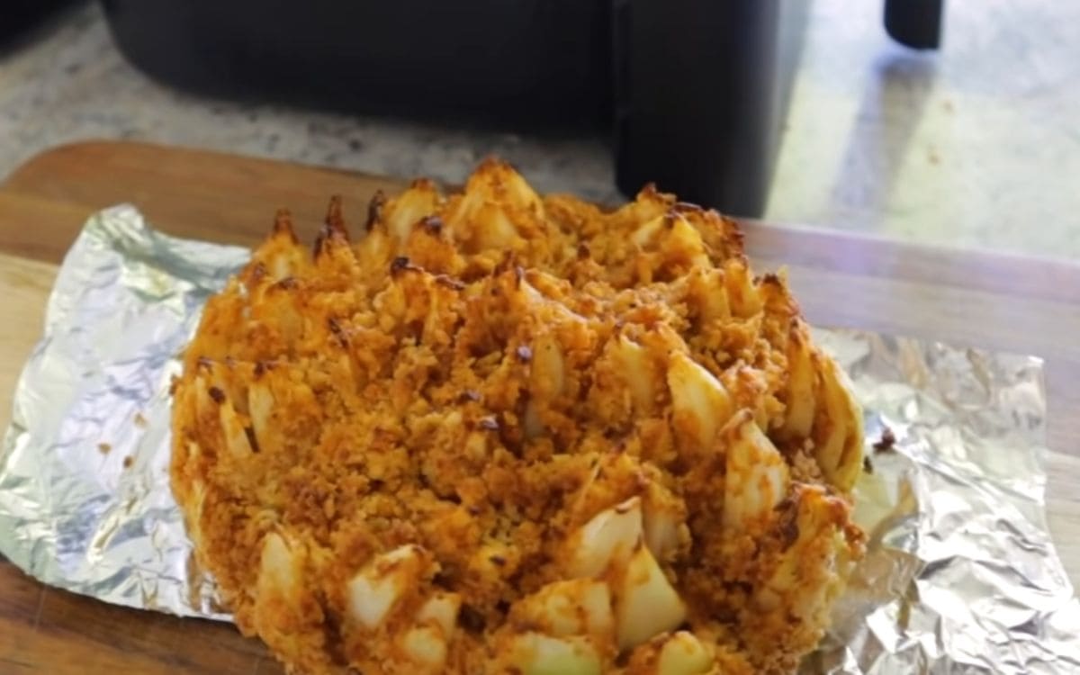 Air Fryer Blooming Onion