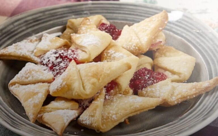 Air Fryer Ginger Cranberry Pinwheels: Easy and Delicious