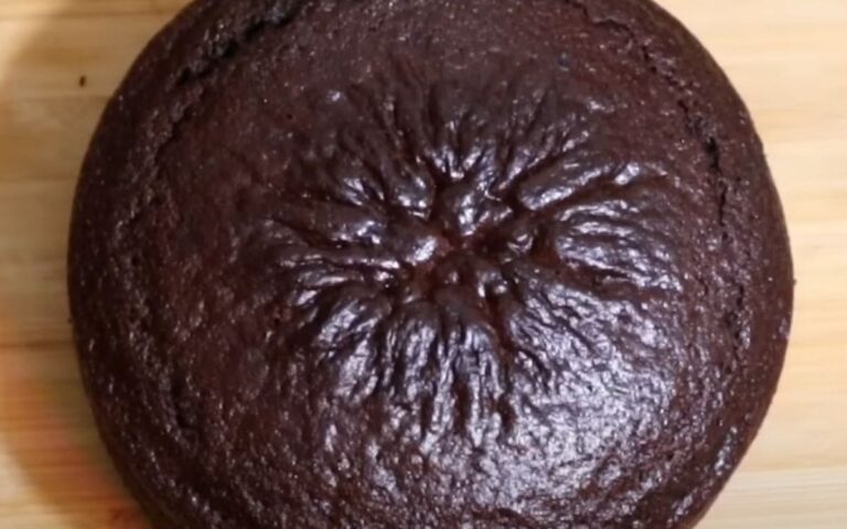 Air Fryer Moist Chocolate Cake: Easy and Delicious