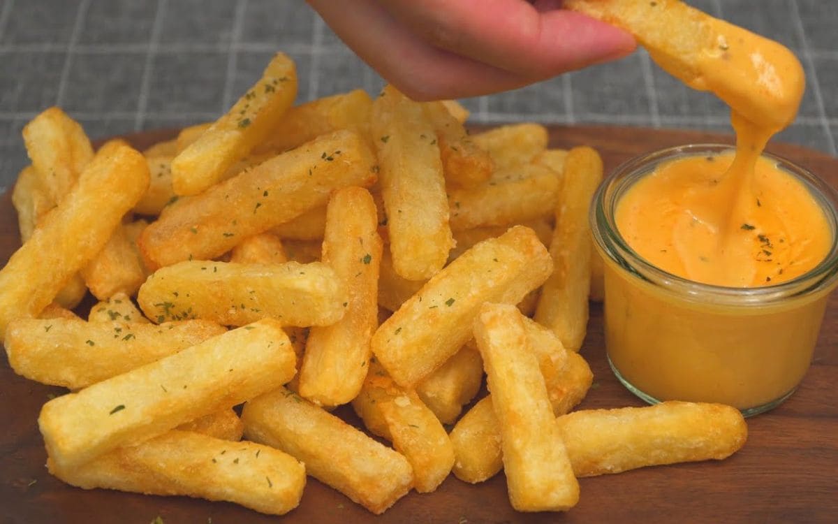 Air Fryer French Fries with Cheese Dip