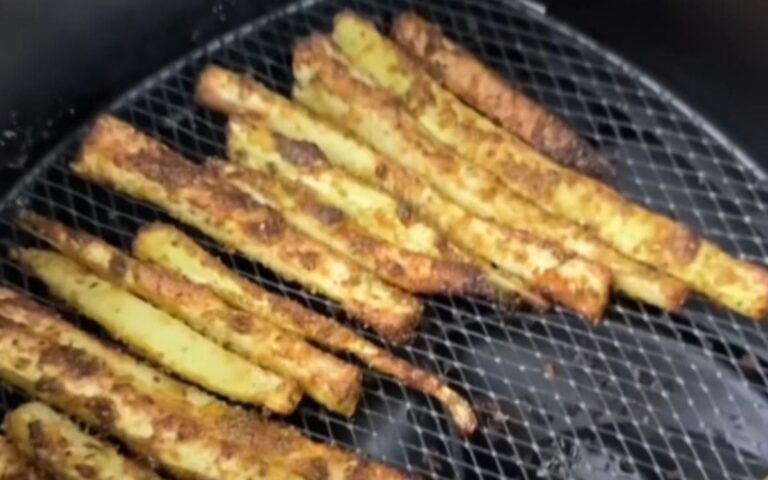 Ultimate Broccoli Air Fryer Hack! 🥦